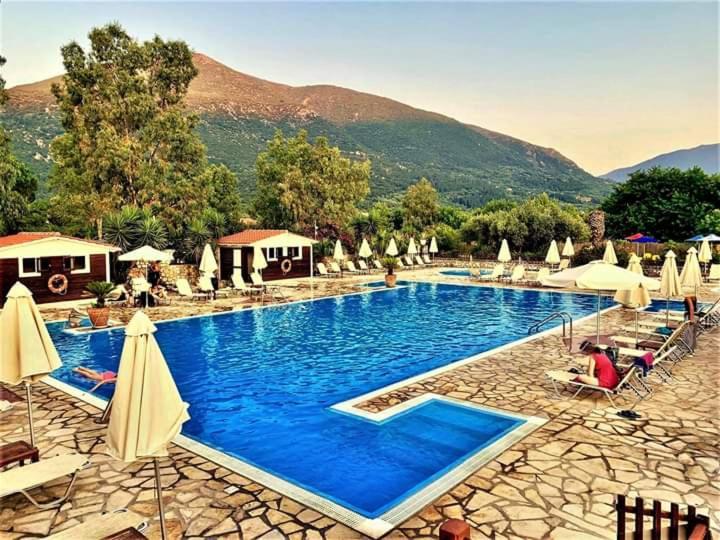 Camping Karavomilos ซามี ภายนอก รูปภาพ